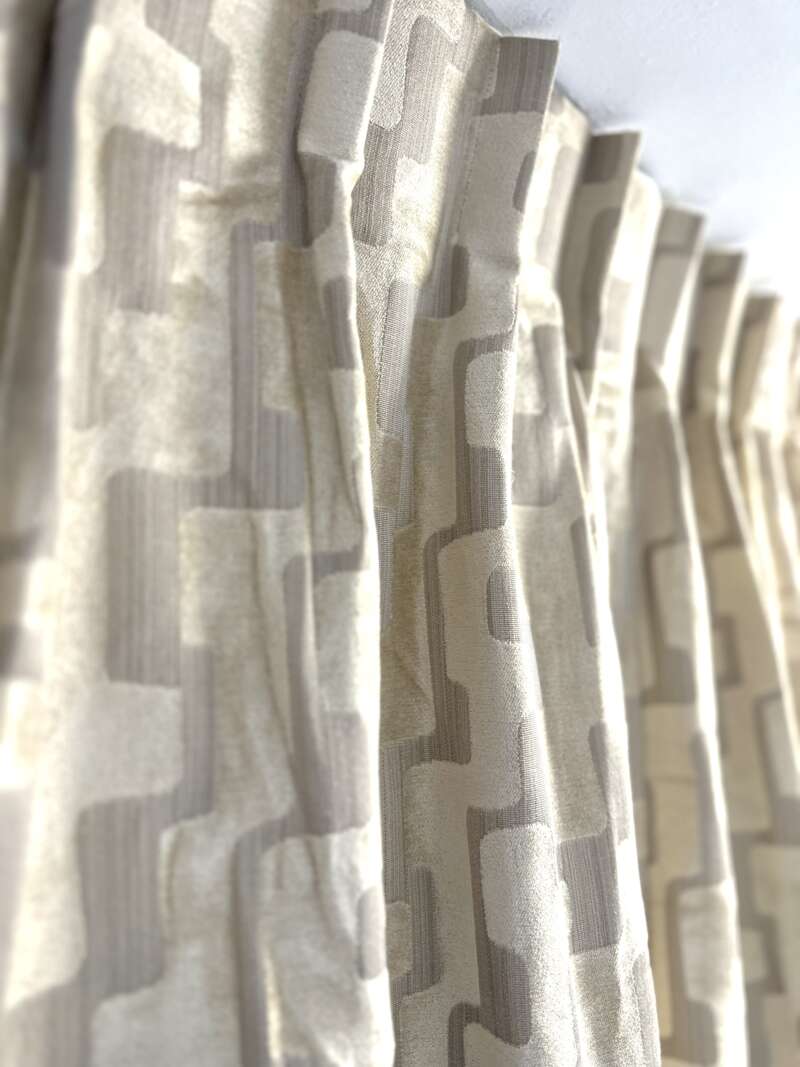 Rideaux Lazul beige à plis flamands